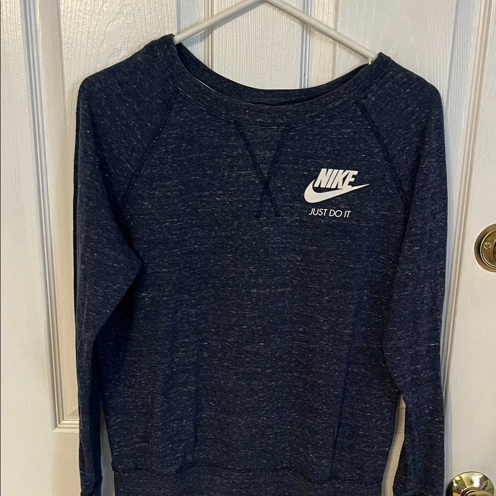 Nike Women's Dark Blue Crew Neck Long Sleeve shirt